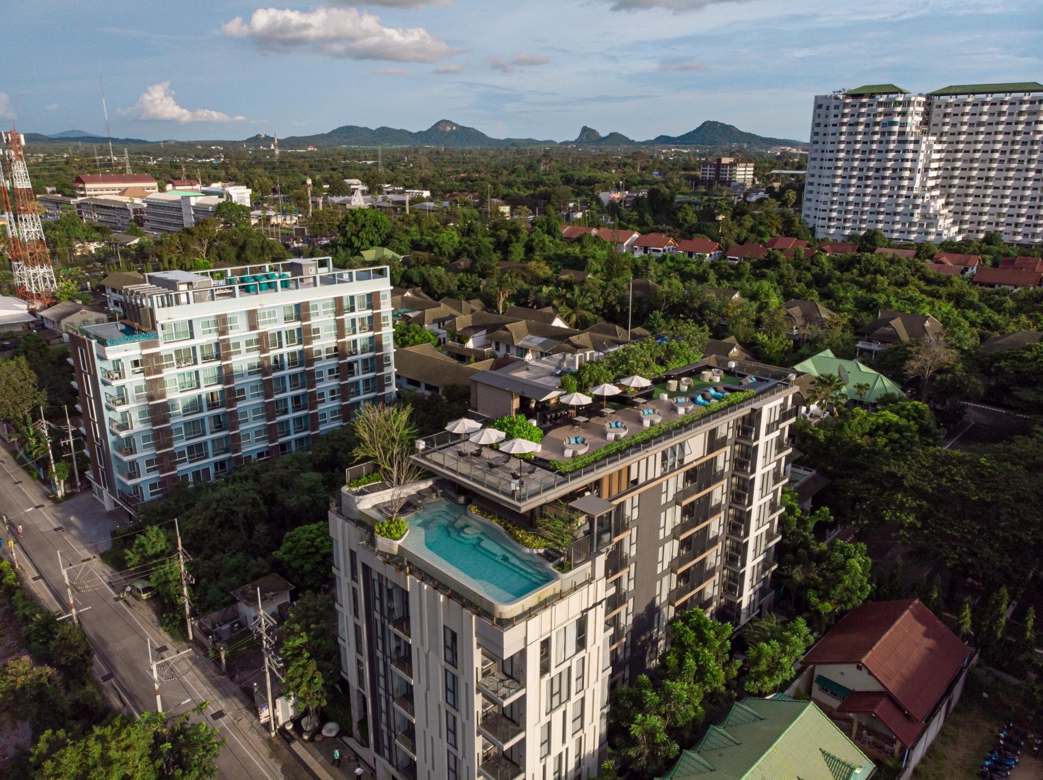 Cross Vibe Pattaya Seaphere Na Chom Thian Exterior photo
