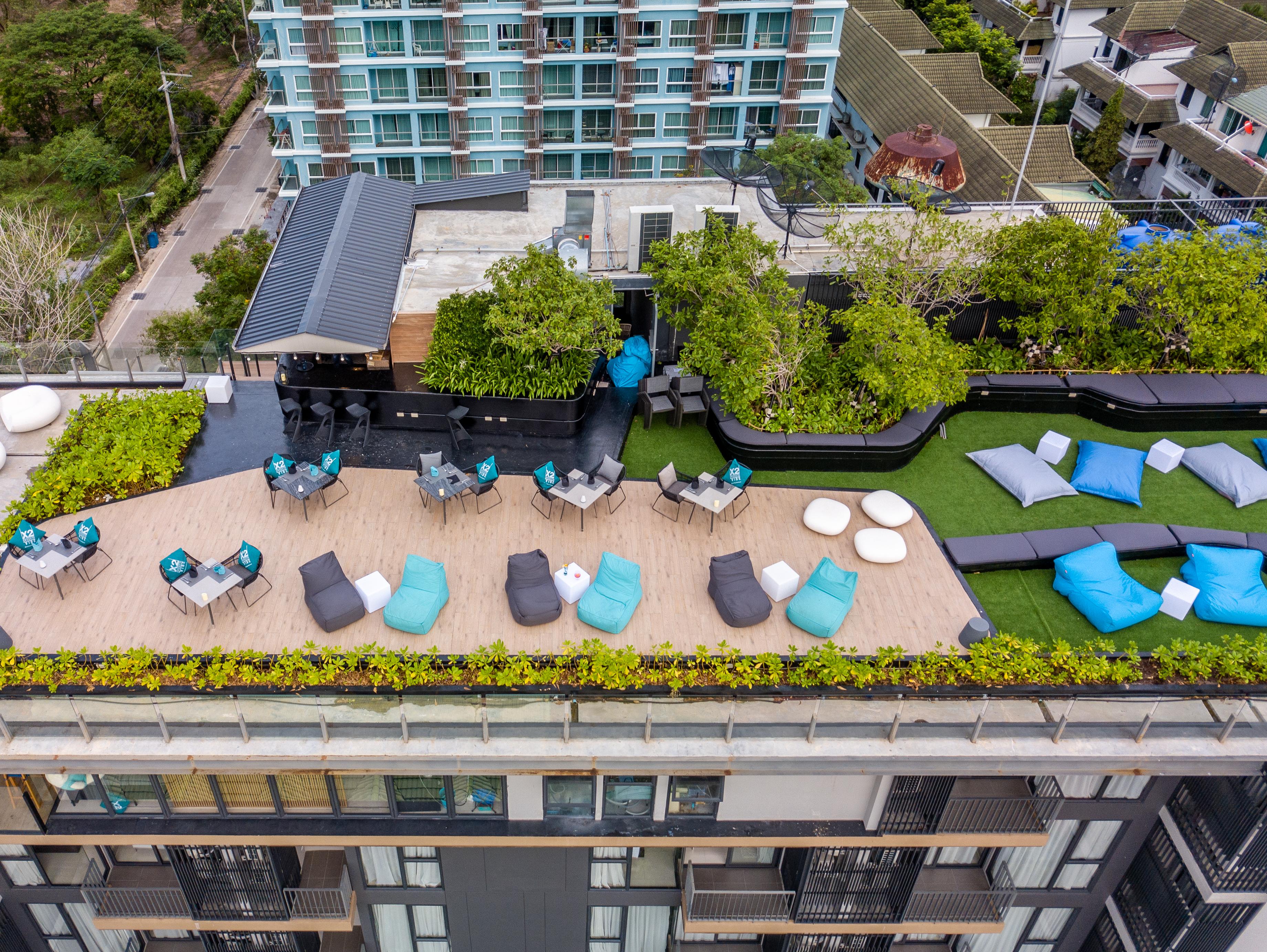 Cross Vibe Pattaya Seaphere Na Chom Thian Exterior photo
